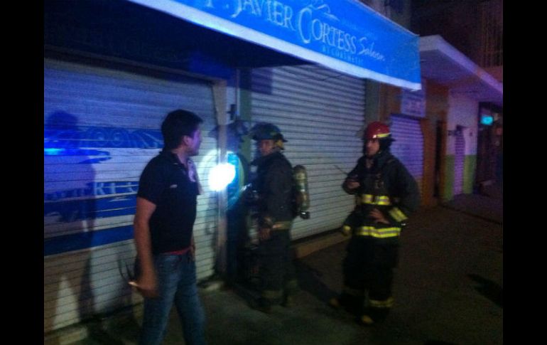 A la llegada del cuerpo de bomberos municipal, el dueño del local no permitió la entrada de los elementos, dijo la corporación. ESPECIAL / Bomberos Guadalajara