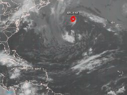 Por su ubicación, muy lejos de tierra firme, no se ha emitido ninguna advertencia en zonas costeras por el paso de este fenómeno. ESPECIAL / nhc.noaa.gov