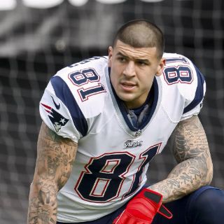 Familia de Aaron Hernández pide evidencia de suicidio