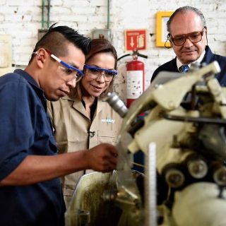 Vázquez Mota promete crear un millón de empleos