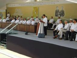 Peña Nieto encabezó la ceremonia por el 103 Aniversario de la Gesta Heroica de la Defensa del Puerto de Veracruz. TWITTER / @PresidenciaMX