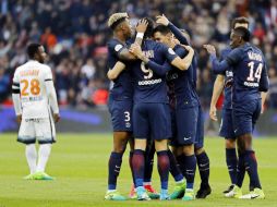 El conjunto parisino pasa algunos apuros, pero la intervención de sus figuras sudamericanas le dan el triunfo. EFE / E. Laurent