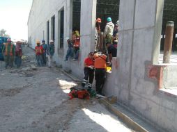 Paramédicos municipales intentaron mantenerlo con vida, sin embargo las maniobras fueron en vano. ESPECIAL / Policía Tlajomulco