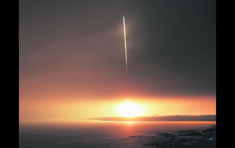Un cohete es enviado al espacio desde Wenchang. ESPECIAL / XINHUA
