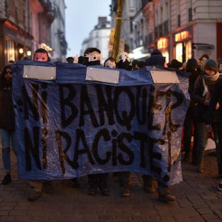Protestan en París contra el duelo Macron-Le Pen