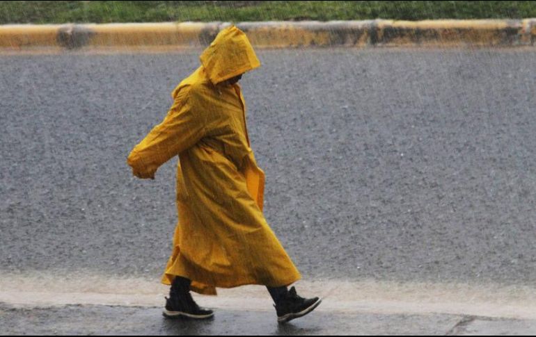 El SMN informa que para las siguientes horas se espera actividad eléctrica en diferentes estados con vientos fuertes.