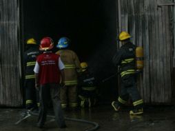 El incidente fue ocasionado por desprendimiento de una manguera dentro de una fábrica de hielo, dijeron bomberos municipales. EL INFORMADOR / ARCHIVO