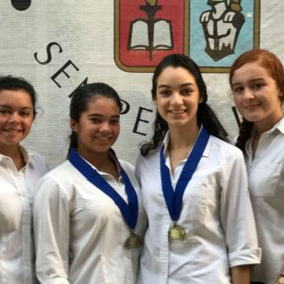 Mexicanas ganan medallas de oro en concurso de robótica