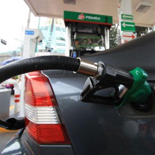 Magna y diésel bajarán dos centavos este miércoles