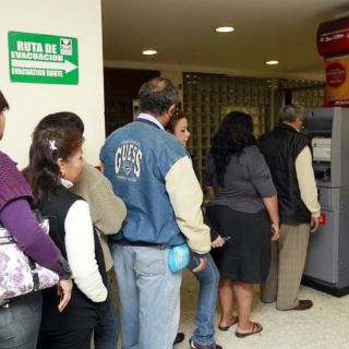 Por ser día feriado, bancos cerrarán el lunes próximo