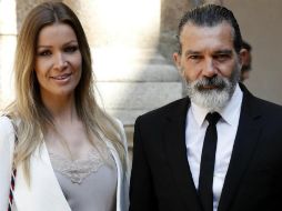 Acompañado por su novia, Nicole Kimpel, acude a recibir el premio Camino Real. EFE / C. Moya