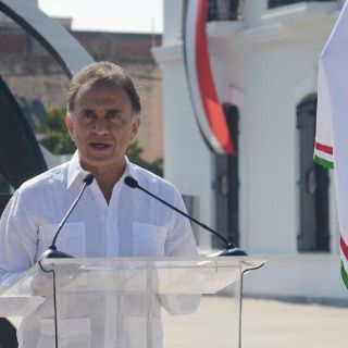 Yunes acusa a Cadena de ser recaudadora del líder de Morena