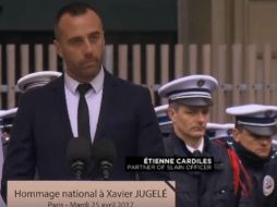 Etienne señala que cuando se enteró del atentado y de que un policía había muerto, una pequeña voz le dijo que había sido Xavier. YOUTUBE /  euronews (en español)