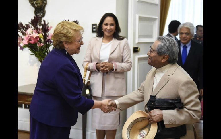 Michelle Bachelet recibió aArmando Manzanero en el Palacio de La Moneda. NTX / Presidencia de Chile