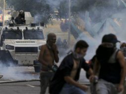 Las manifestaciones masivas contra el gobierno de Maduro no han cesado en las últimas tres semanas. AP / ARCHIVO