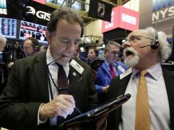 La Bolsa de Valores de Nueva York cerró al alza pese a una caída del petróleo. AP / R. Drew