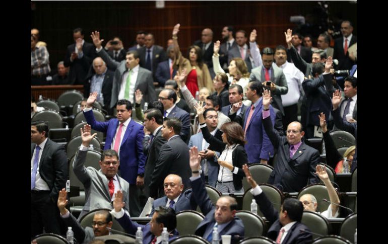 Derogaron la obligación de los radiofusores de diferenciar con claridad la información noticiosa de la opinión de quien la presenta. SUN / ARCHIVO