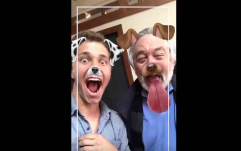 En el video, al parecer DeNiro se divirtió con los filtros de voces y caras. TWITTER / @nudd