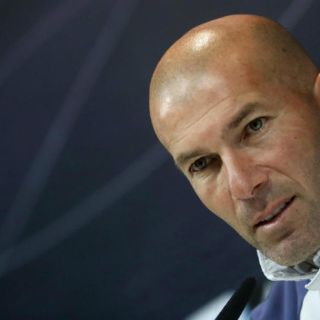 Zidane llama a evitar votar por Le Pen en Francia