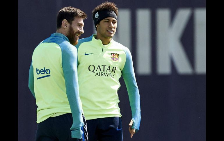 Messi y compañía quieren volver con tres puntos de la casa del equipo blanquiazul. EFE / A. García