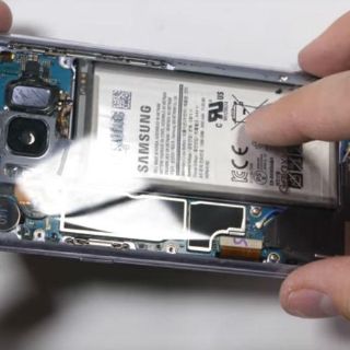 Usuario vuelve su Galaxy S8 transparente