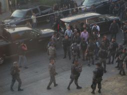 En un operativo contra ladrones de cuentahabientes, policías sometieron a Yojanan en la colonia Oblatos. EL INFORMADOR / ARCHIVO