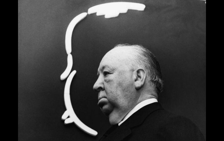 Hitchcock es uno de los máximos genios del Séptimo Arte en los géneros del suspenso psicológico y el terror. ESPECIAL /