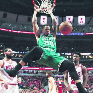 Los Celtics concretan la remontada
