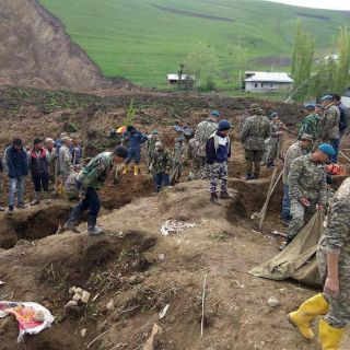 Deslave deja 24 muertos en Kirguistán