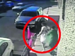 Bailey se escabulló portando una bata; en el video de las cámaras de seguridad se puede apreciar que otras personas lo ayudaron. ESPECIAL /