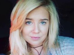 Cassandra Sainsbury fue arrestada en el aeropuerto cuando se le detectaron 18 paquetes de cocaína en su equipaje. ESPECIAL / fundrazr.com