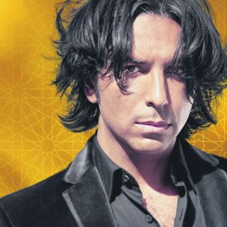 Diego Amador, voz y magia en 'Soy de las 3000'