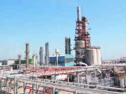 Caída. En la última década, la producción diaria de las seis refinerías del país pasó de un millón 327 mil barriles a 957 mil. NTX / ARCHIVO