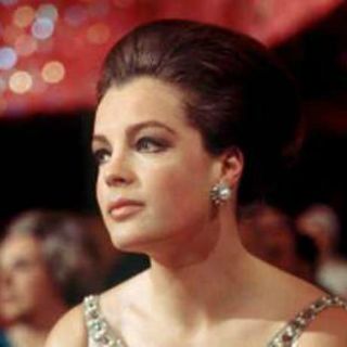 Profanan tumba de mítica actriz Romy Schneider