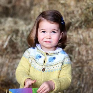 Comparten imagen de la princesa Charlotte por segundo cumpleaños