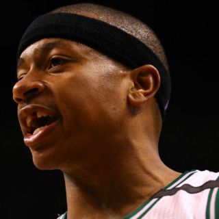 Jugador de Celtics pierde un diente en pleno partido