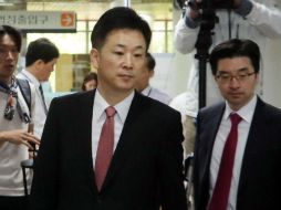 Yoo Young-ha, abogado de la expresidenta Park Geun-hye, ingresa al Tribunal Central del Distrito de Seúl. EFE / YONHAP