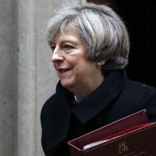 May pedirá a la reina Isabel II la desolución del Parlamento