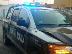 Durante la persecución una de las patrullas impactó contra un camión de gas, el oficial que la conducía resultó lesionado. ESPECIAL /