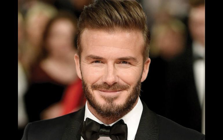 El cumpleaños número 42 del futbolista retirado David Beckham se convirtió en tendencia en redes sociale. ESPECIAL /