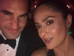 Salma publicó una imagen en su cuenta de Instragram junto a Federer. INSTAGRAM / salmahayek