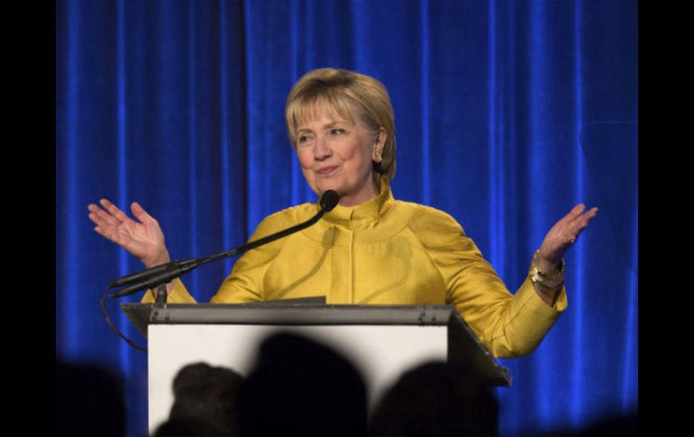 A pesar de la acusación, Clinton dijo asumir la ‘absoluta responsabilidad’ por su campaña presidencial. AP / K. Hagen