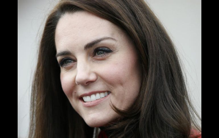 Los Duques de Cambridge demandaron a la revista Closer por violación de la intimidad. AP / ARCHIVO