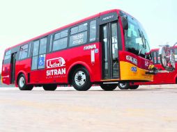 Los nuevos autobuses funcionarán con gas natural comprimido, contarán con internet y videovigilancia. ESPECIAL /