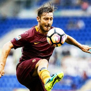 Anuncian que Francesco Totti se retirará al final de la temporada