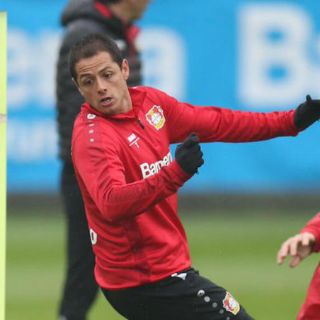 Fabián y 'Chicharito', candidatos al 11 ideal de la Bundesliga