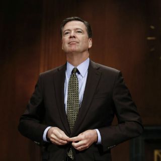 Director del FBI defiende investigación a Clinton; volvería a hacerlo