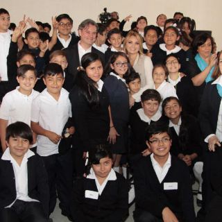 Existe un gran compromiso con la educación: Angélica Rivera