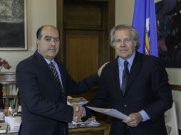 El presidente de la AN, Julio Borges, y el presidente de la OEA, Luis Almagro, sostienen un encuentro este jueves. EFE / J. Herrera