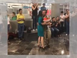 En el video, el novio le recuerda a su futura esposa que fue en esa estación donde se conocieron. FACEBOOK / Marcela Llagas